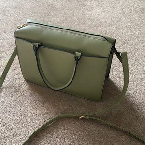 green hangbag